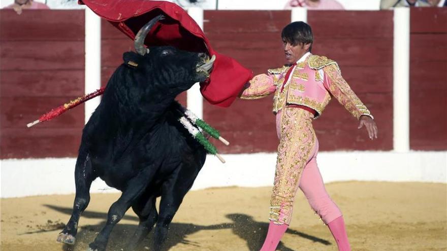 Manuel Díaz corta un rabo y Finito, un apéndice en Huércal-Overa