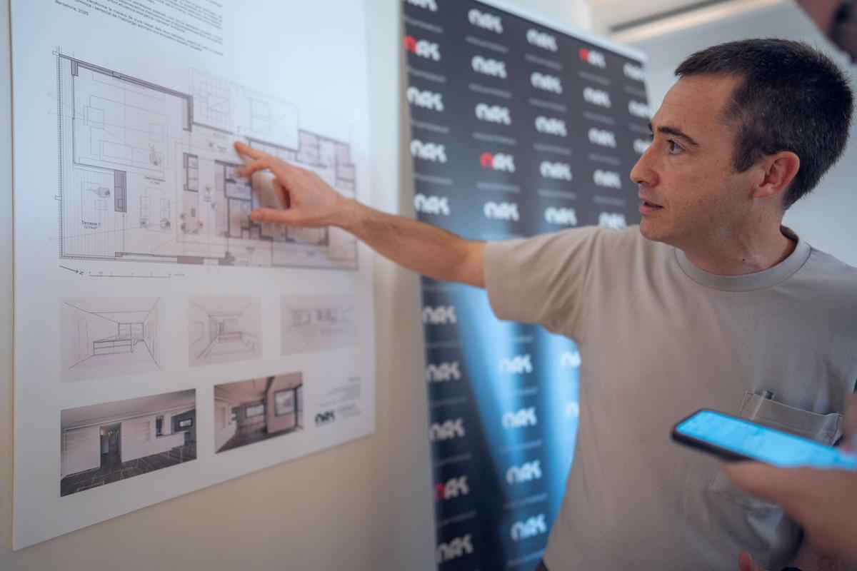 El arquitecto Lluís Amorós explica la reforma de una vivienda de Sarrià que se incluye este año en la programación de la 48h Open House de Barcelona.