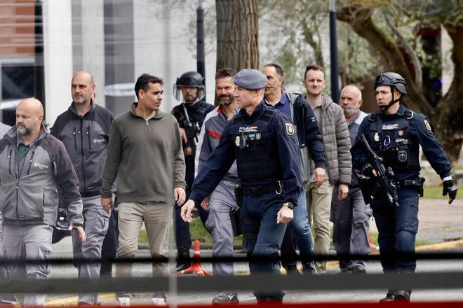 El simulacro antiterrorista en el recinto ferial de Gijón, en imágenes