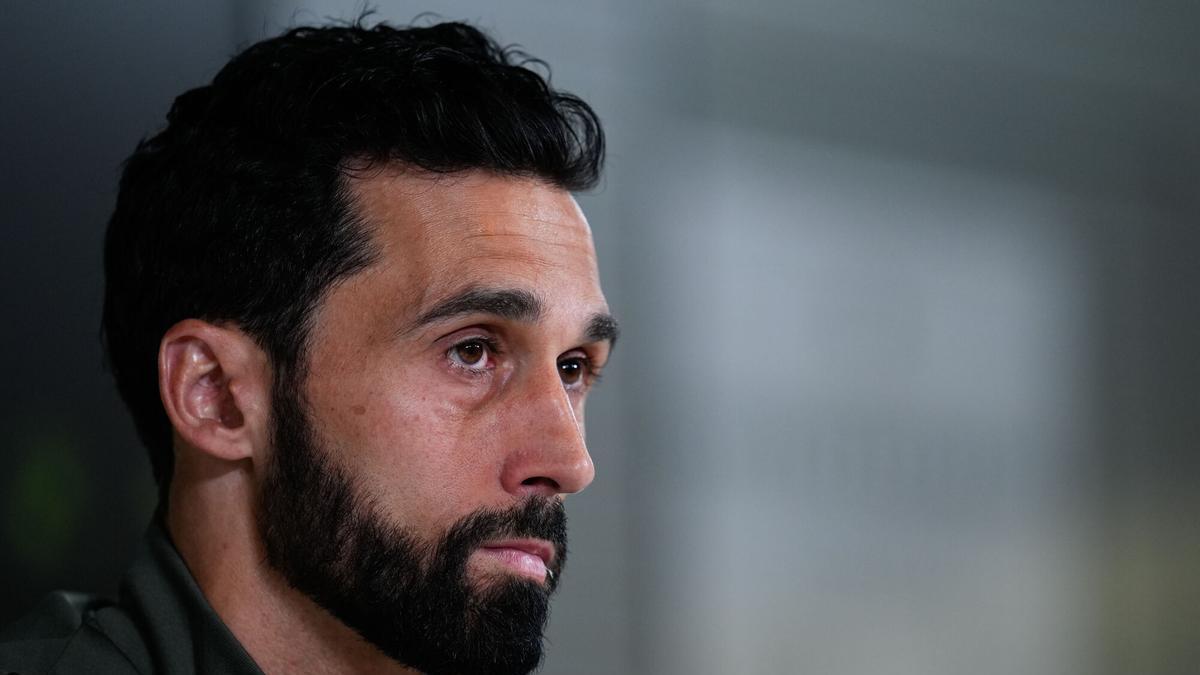 Juan Jesús Ruiz-Niño, experto en psicología deportiva, sobre Arbeloa y el clásico: "Su liderazgo tiene margen de mejora"