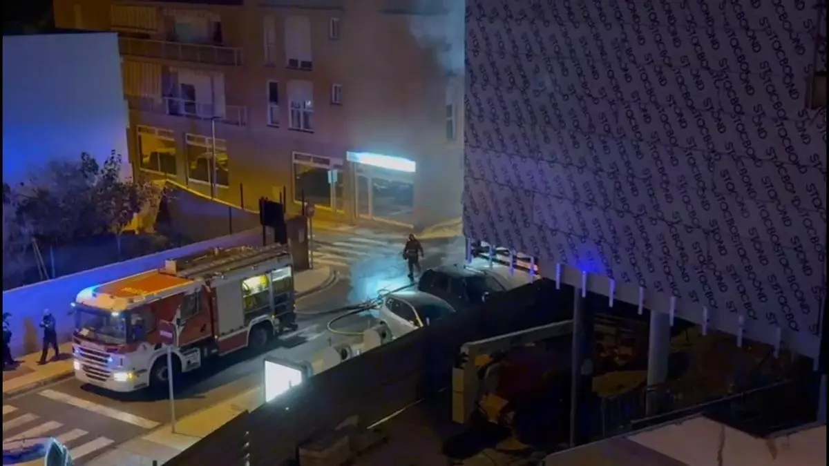Cinco coches calcinados en un nuevo incendio en Adeje, en Tenerife