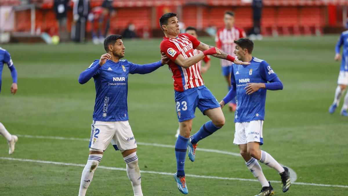 En imágenes: el derbi entre el Sporting y el Real Oviedo