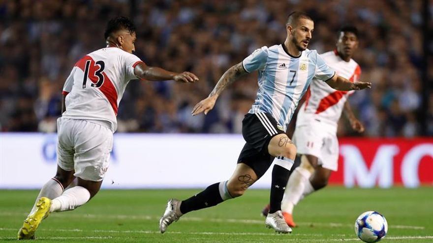 Argentina empata con Perú y llega a la última jornada fuera del Mundial