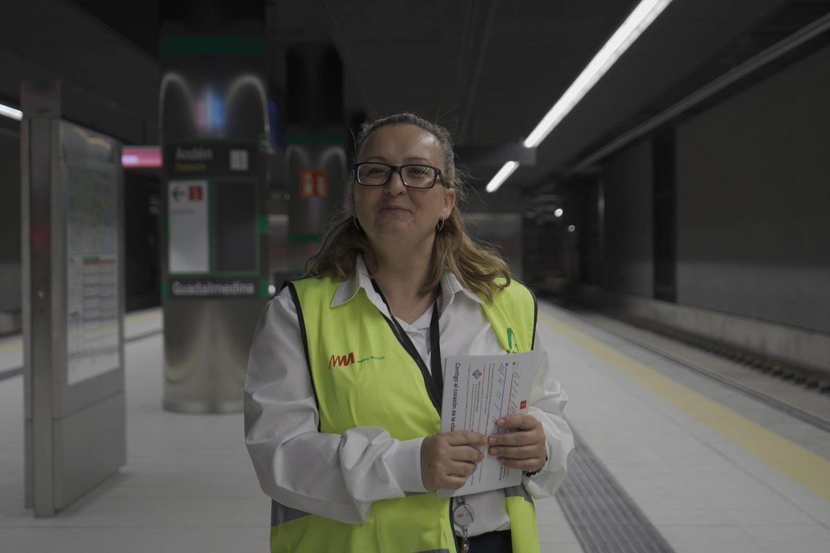 Rocío, una de las metroguías del Metro de Málaga