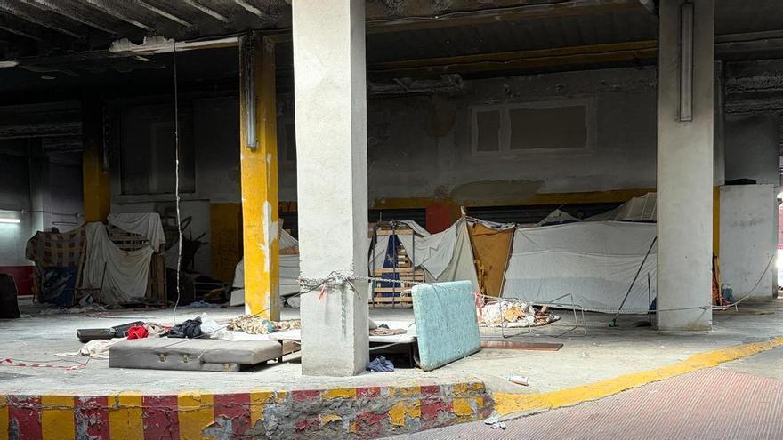 La "banda" de la Roqueta se refugia en un parking a escasos metros del ayuntamiento