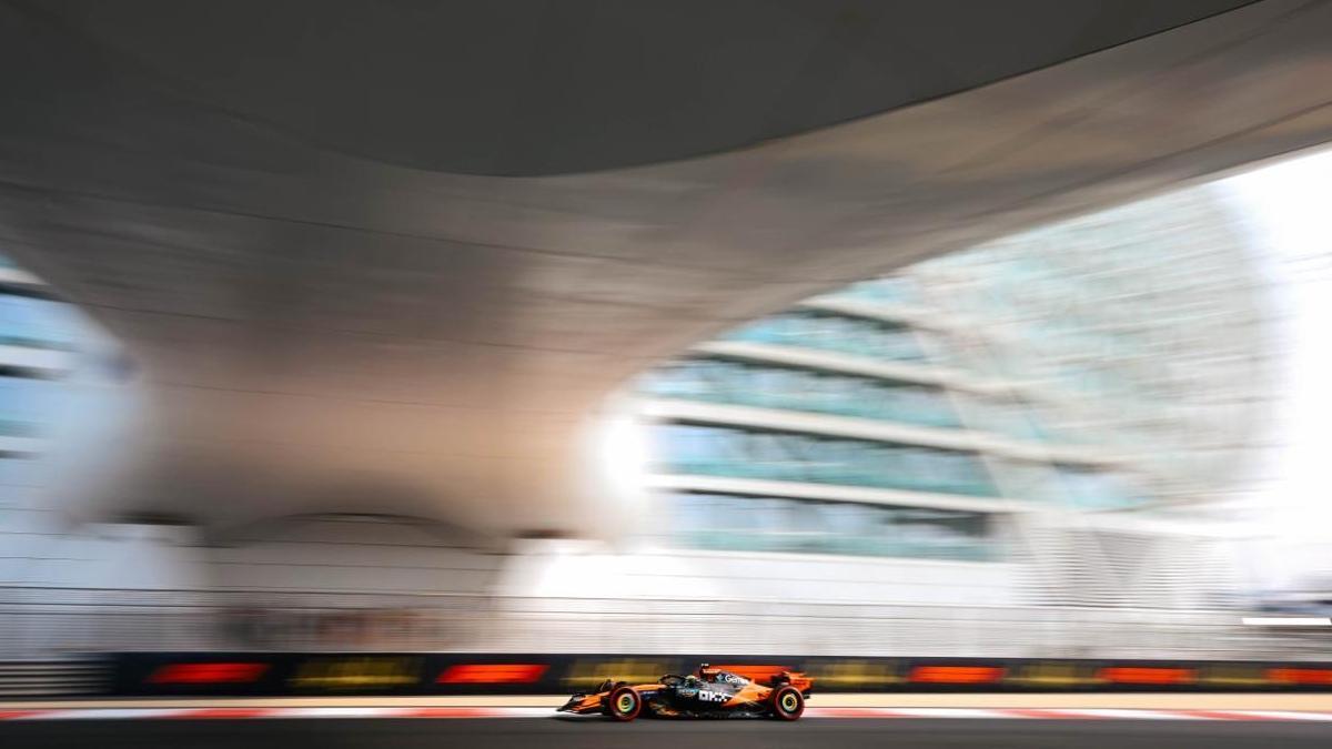 Lando Norris, al frente en Abu Dhabi.