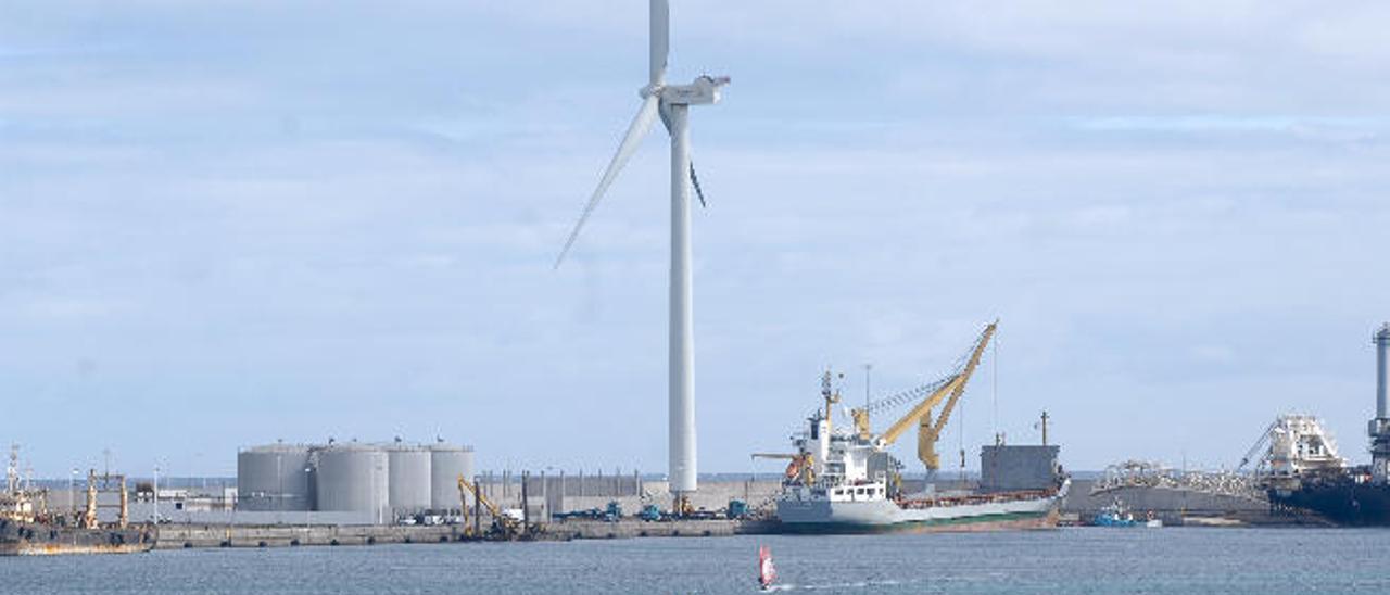 El puerto da el visto bueno a la terminal de graneles del muelle de Arinaga