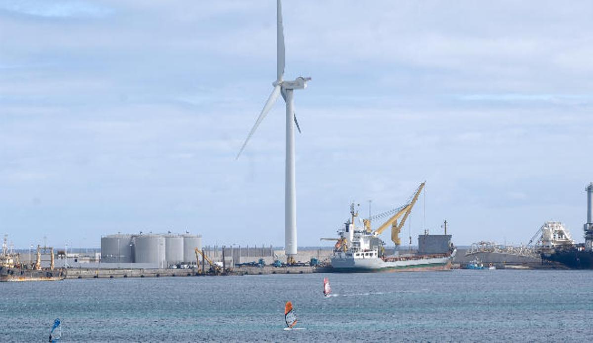 El puerto da el visto bueno a la terminal de graneles del muelle de Arinaga
