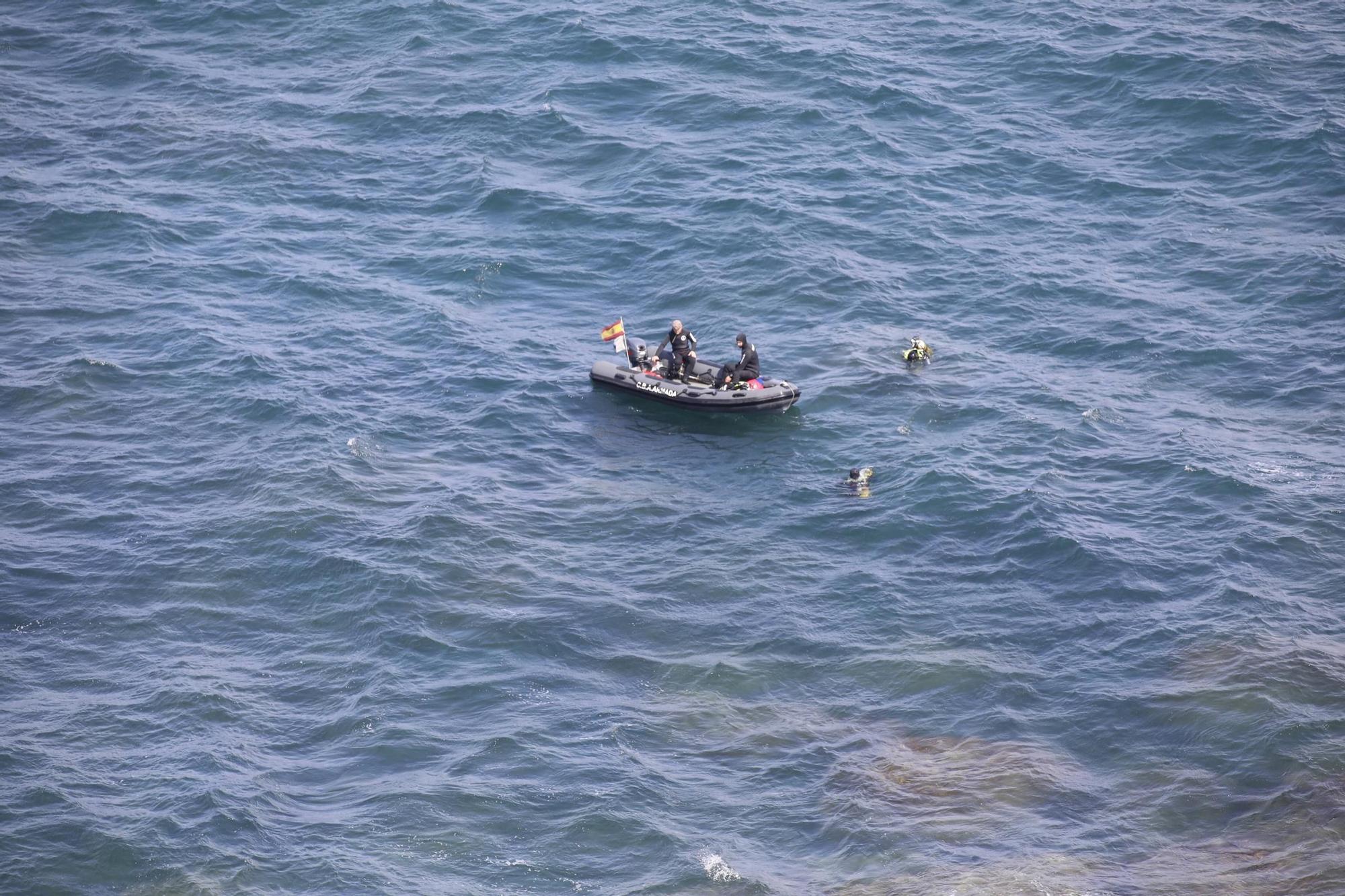 En imágenes: Así fueron las labores de desactivación de tres obuses en la costa de Gijón
