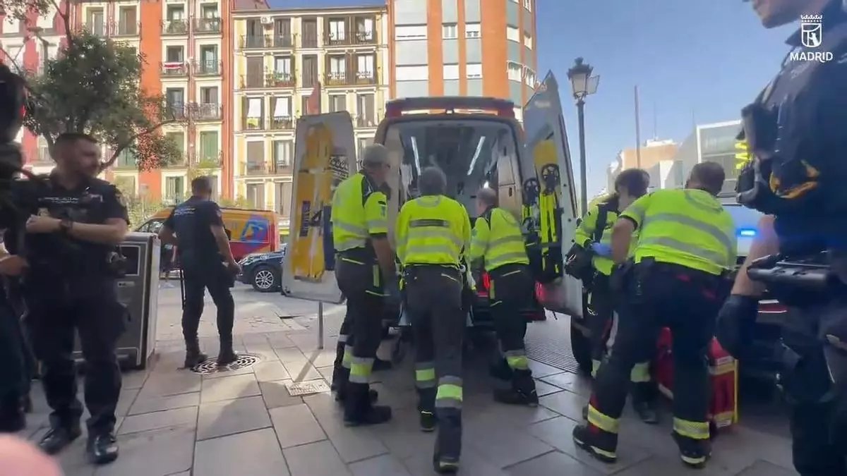 Un joven herido por arma blanca en la plaza de Lavapiés, en Madrid