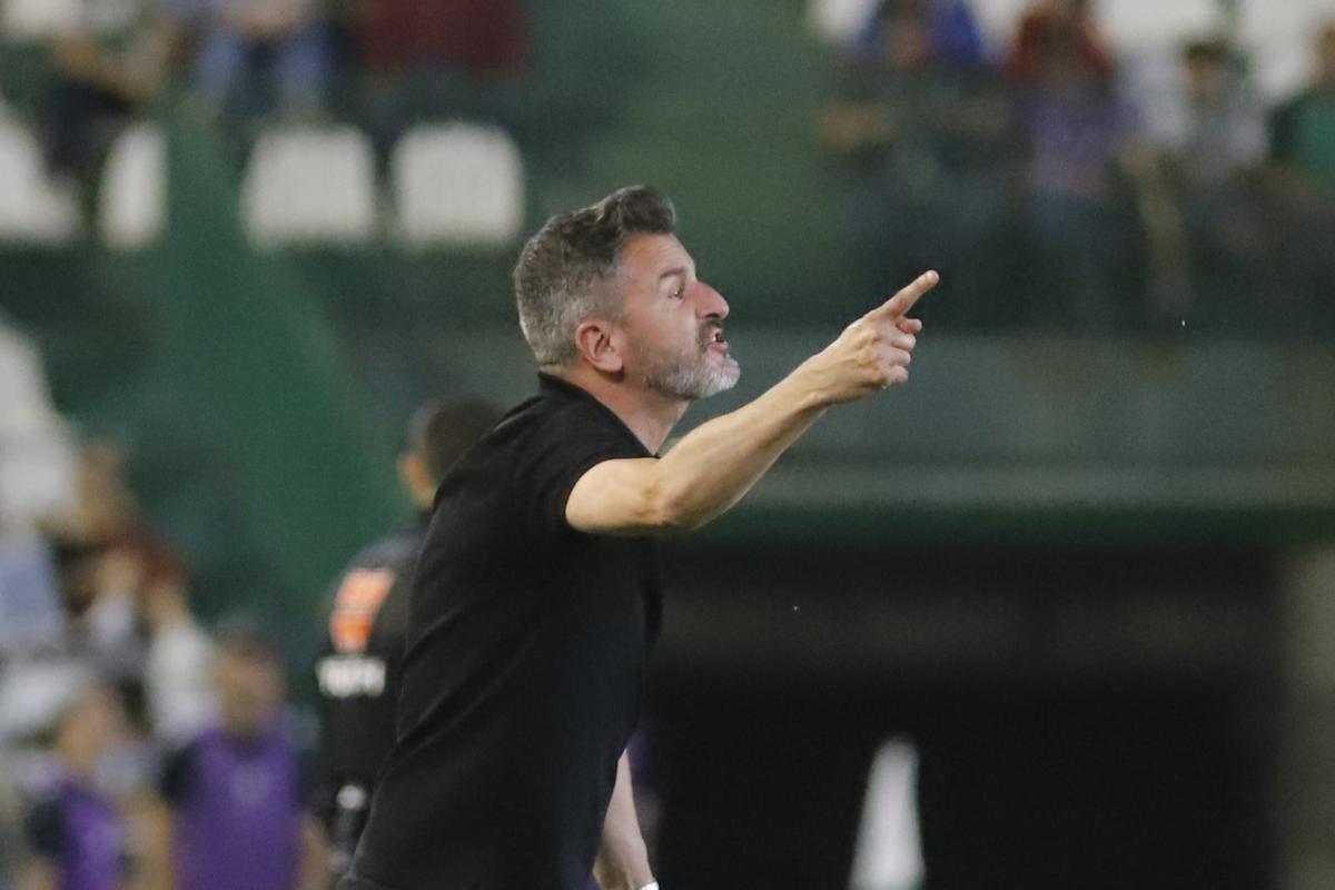 Córdoba CF-Mirandés: el partido de El Arcángel en imágenes