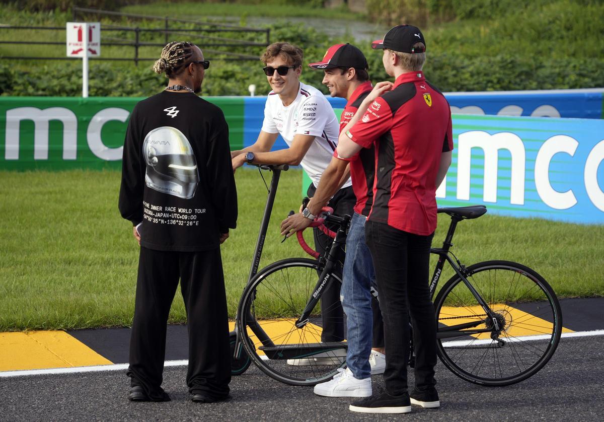 Vettel presenta sus 'hoteles para abejas' en Suzuka