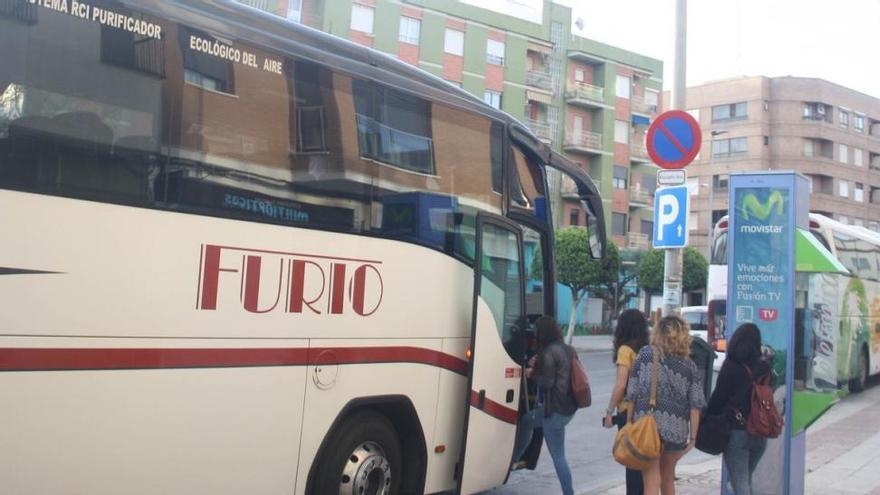 Cs exige poner en marcha para septiembre el autobús a la UJI