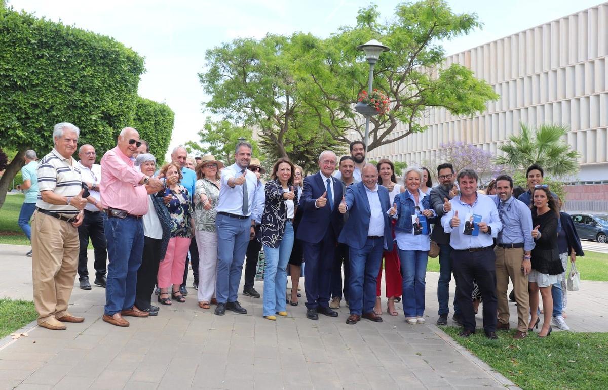 Francisco de la Torre, con su equipo en Teatinos.