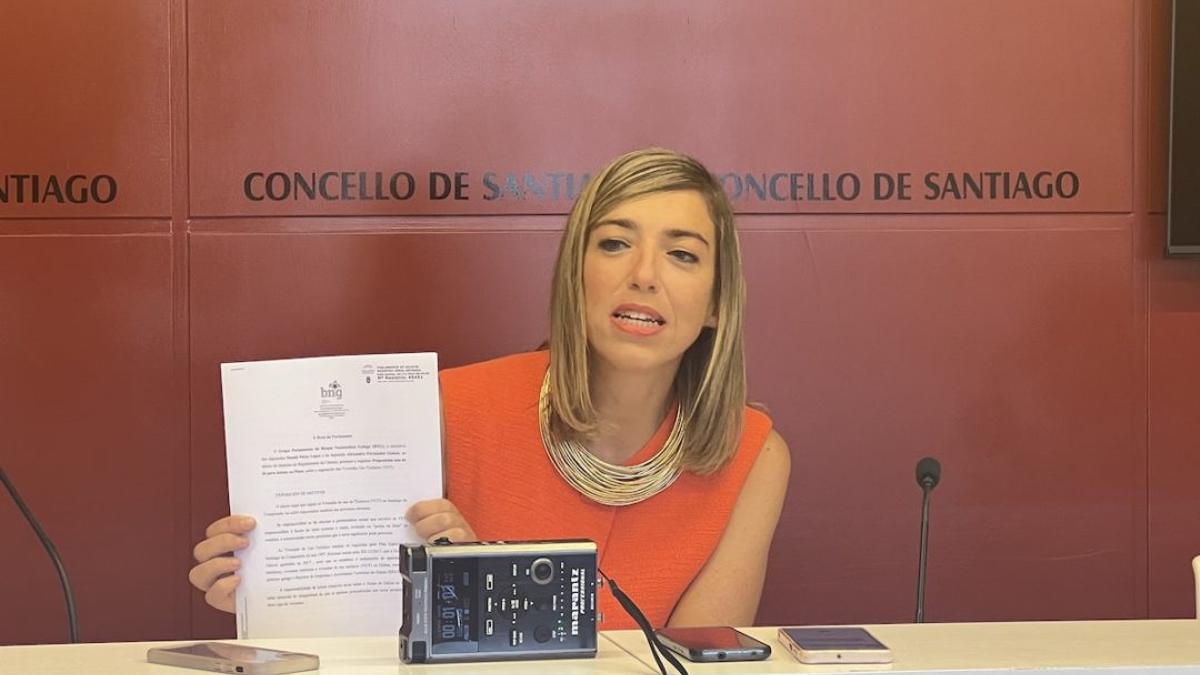 A concelleira do PP María Baleato nunha rolda de prensa no Pazo de Raxoi