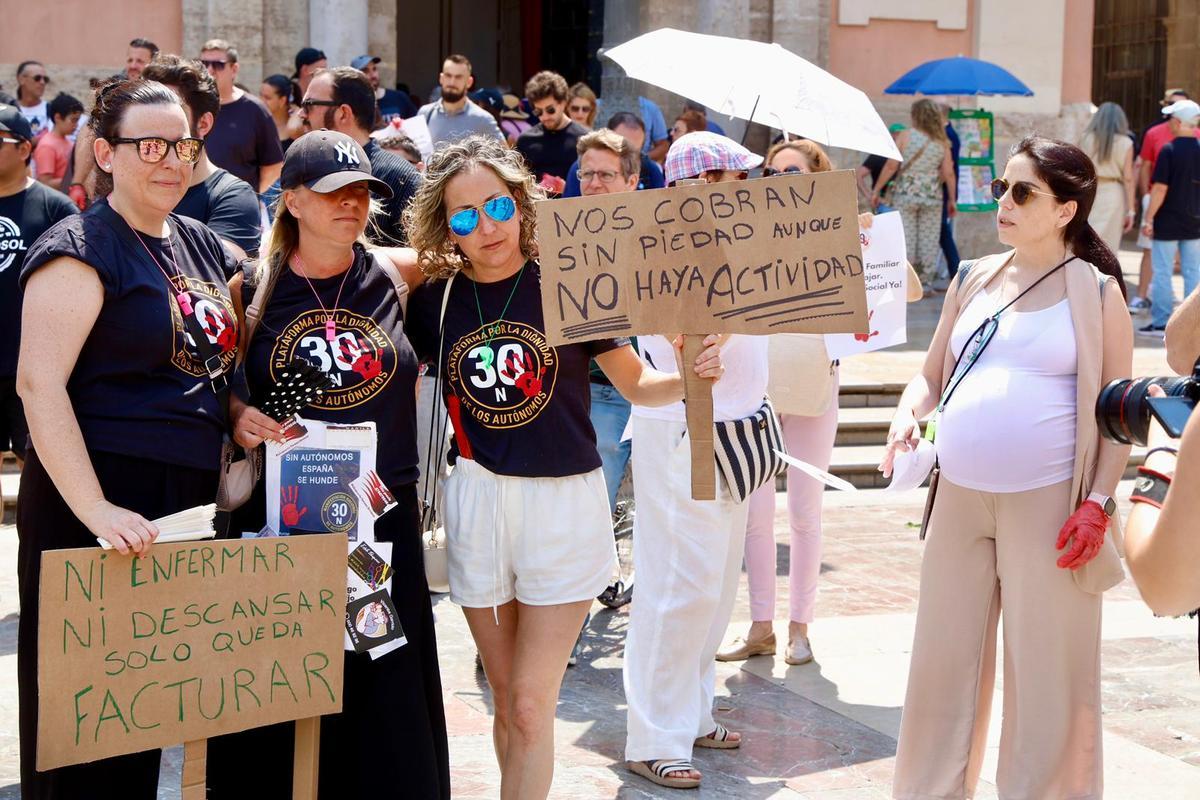 Los autónomos valencianos toman el centro de València para reclamar una legislación propia Los autónomos valencianos toman el centro de València para reclamar una legislación propia