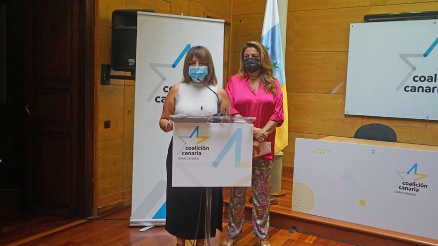 Gloria Cabrera y Cristina Valido.