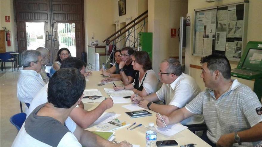 La alcaldesa se reúne con la Federación de Vecinos para analizar su participación