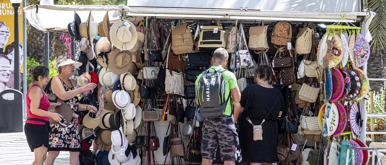 Puestos de los hippies de la Explanada de Alicante