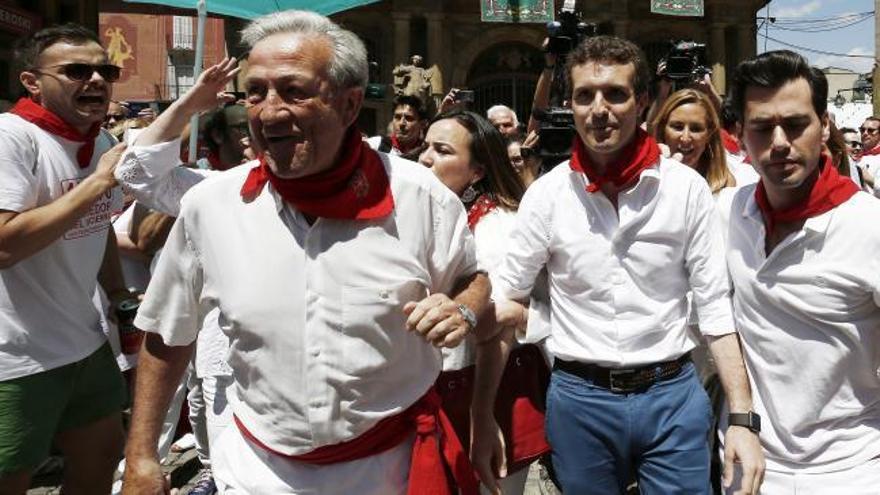 Abucheos e insultos a Pablo Casado durante su visita a Pamplona