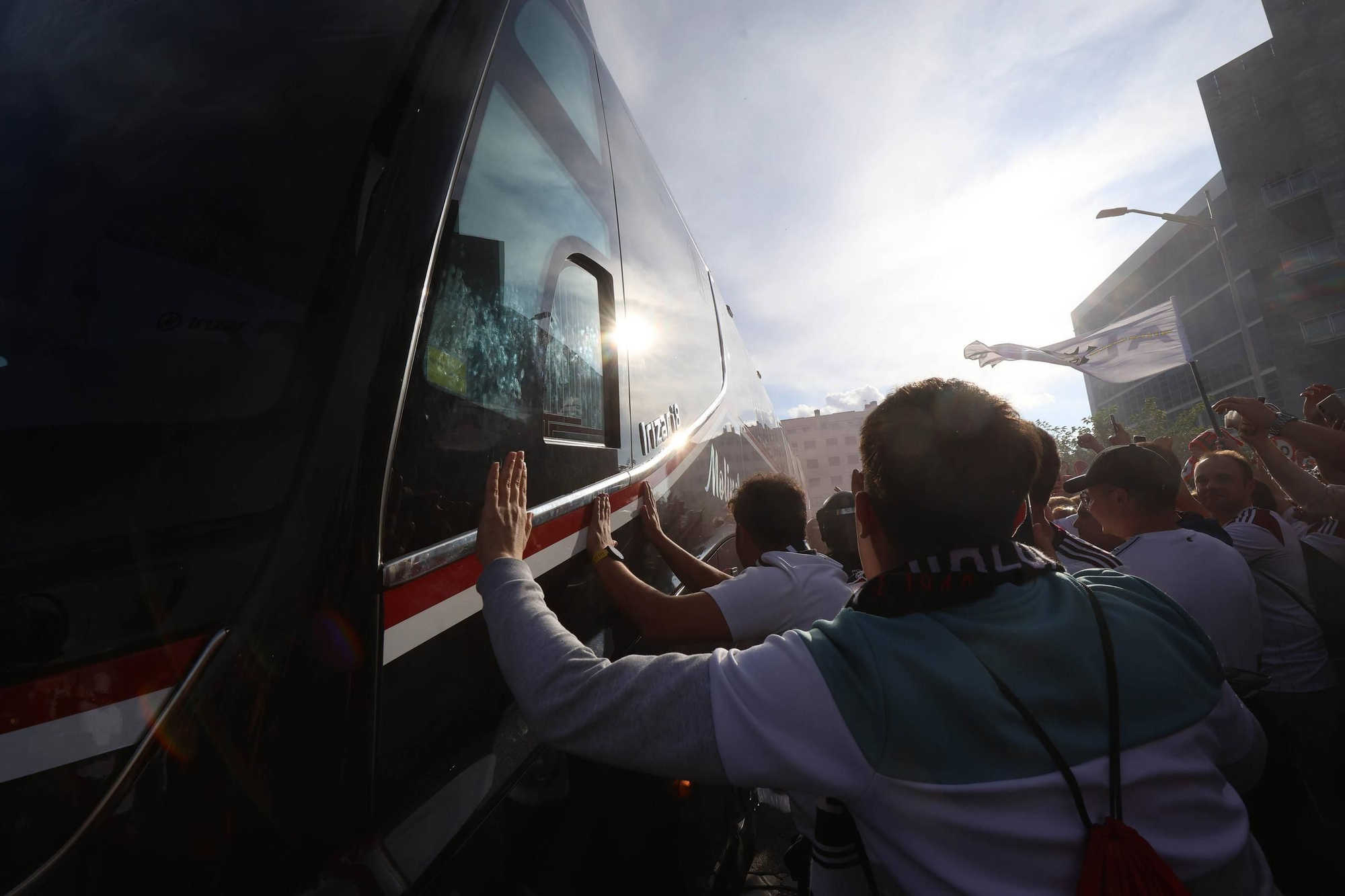 La afición del Levante, junto a su equipo en Albacete