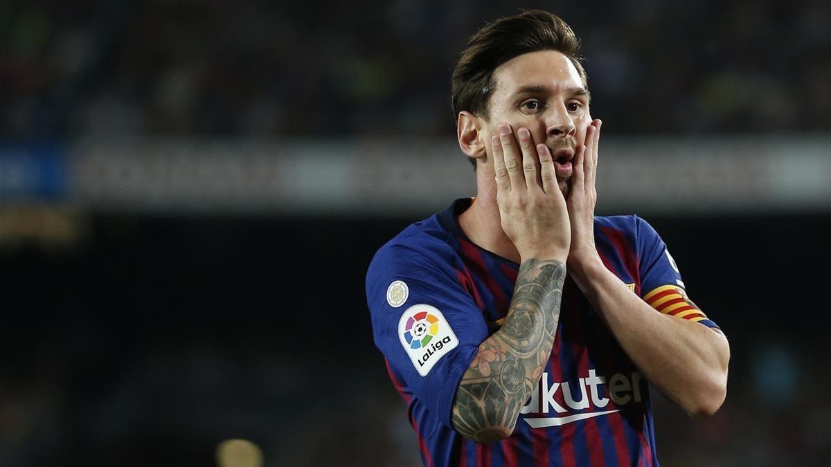 Messi se lamenta de una ocasión fallada ante el Girona en el Camp Nou.