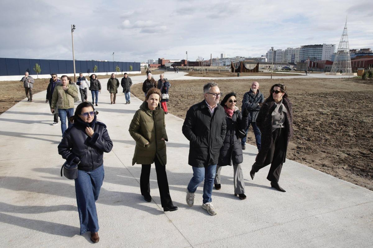 El paseo de Naval Gijón ya está abierto a la ciudadanía (en imágenes)