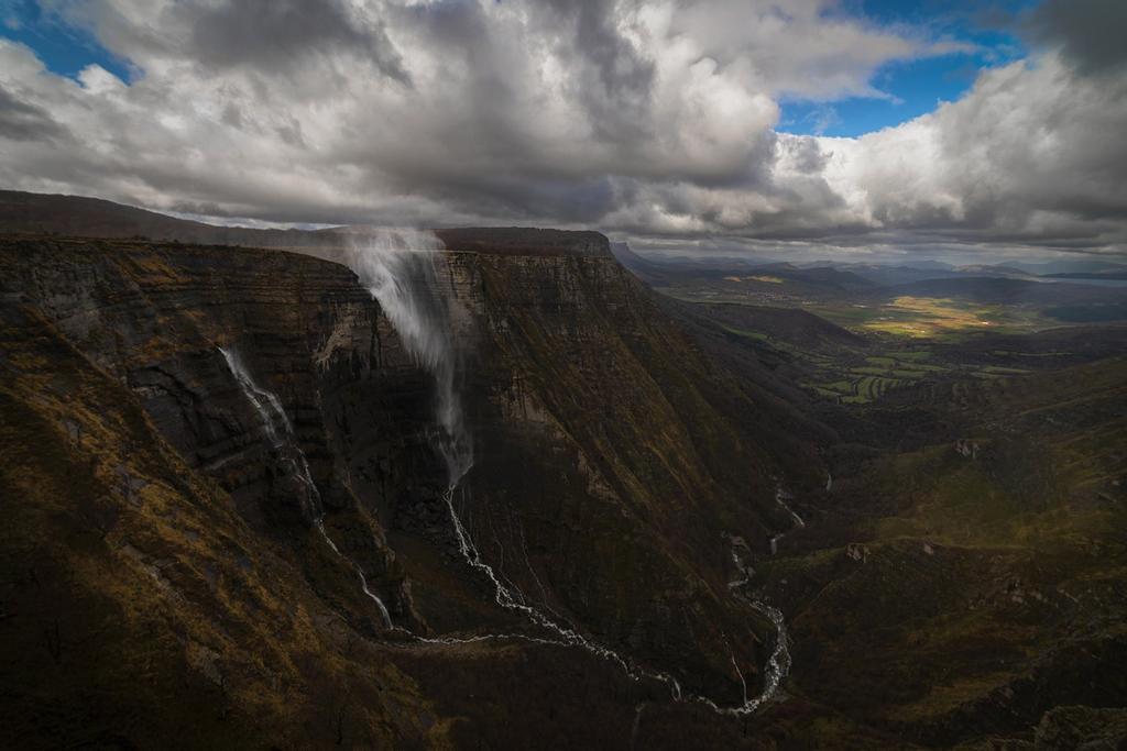 Cascada del salto del Nervión en el Monte Santiago