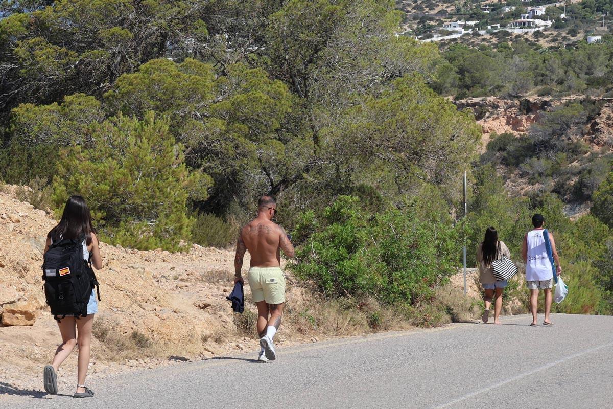 Galería: Reabre el parking de Cala d'Hort