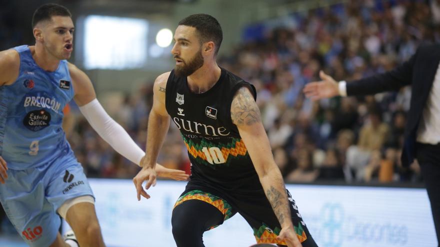 Francis Alonso: &quot;Será emotivo jugar contra el Unicaja, pero intentaré que no me afecte&quot;