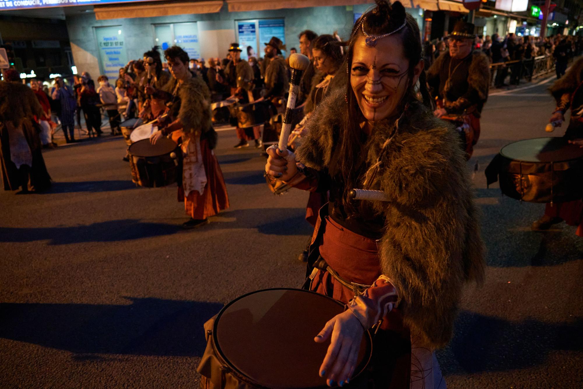 El desfile de San Jorge y la quema del dragón, en imágenes