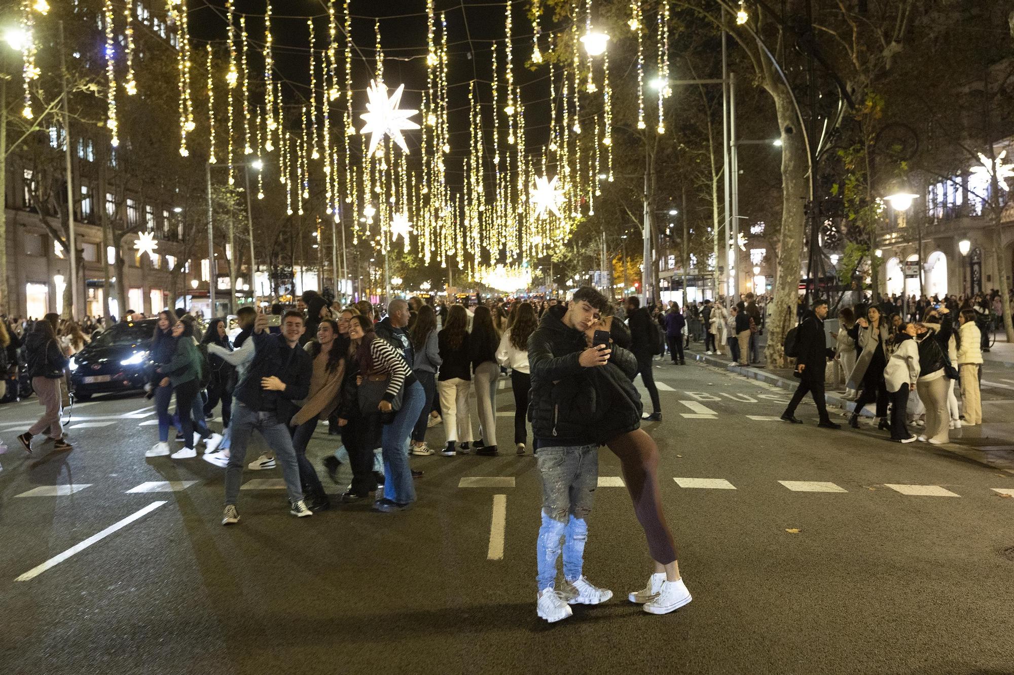 En imágenes: así brilla el alumbrado navideño de Barcelona