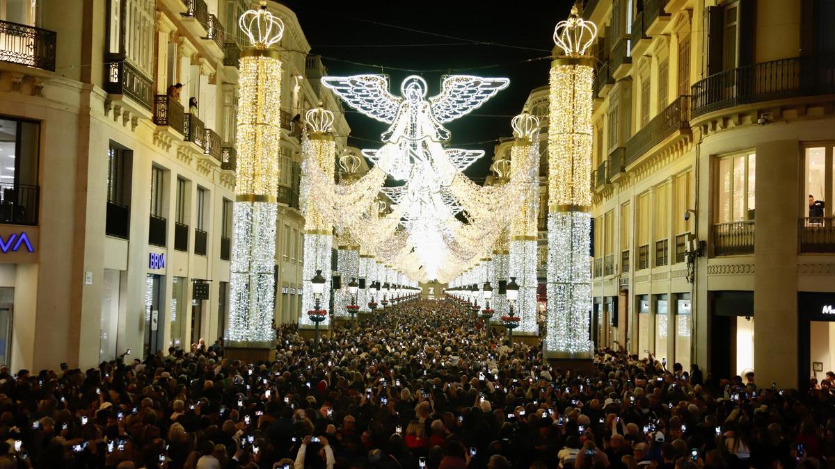 La calle Larios enciende sus luces de Navidad