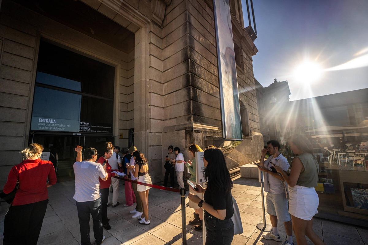 Colas en el museo MNAC