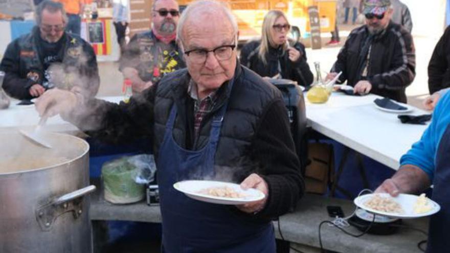 El carbó i la feina dels carboners està molt present a la Fira de Sant Llorenç de la Muga.  | CF SANT LLORENÇ