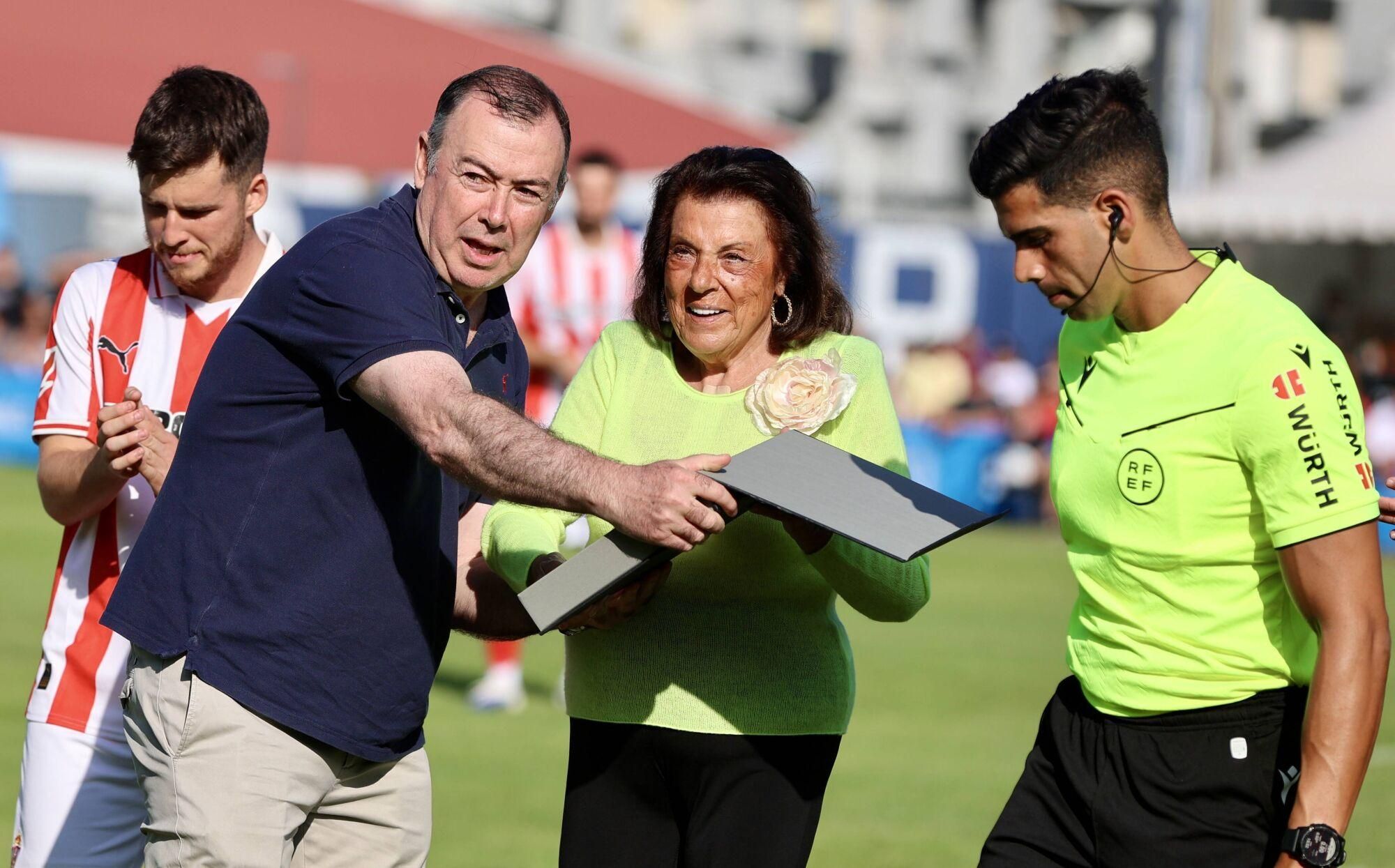 EN IMÁGENES: Amistoso de pretemporada en Grado entre Sporting y Racing de Santander