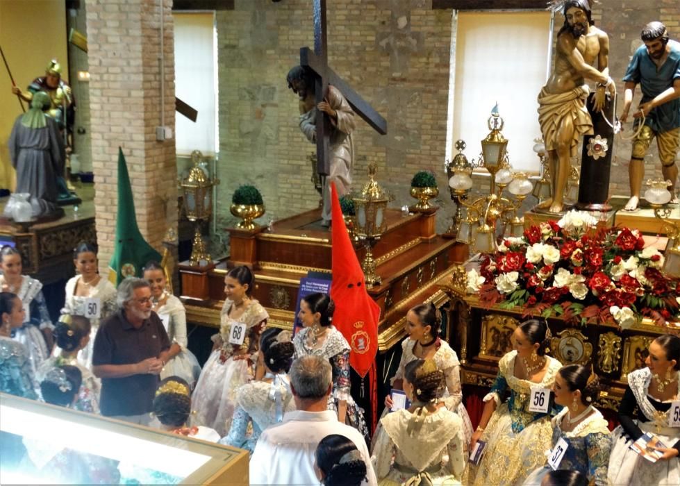 Las aspirantes a fallera mayor, en los Poblats Marítims