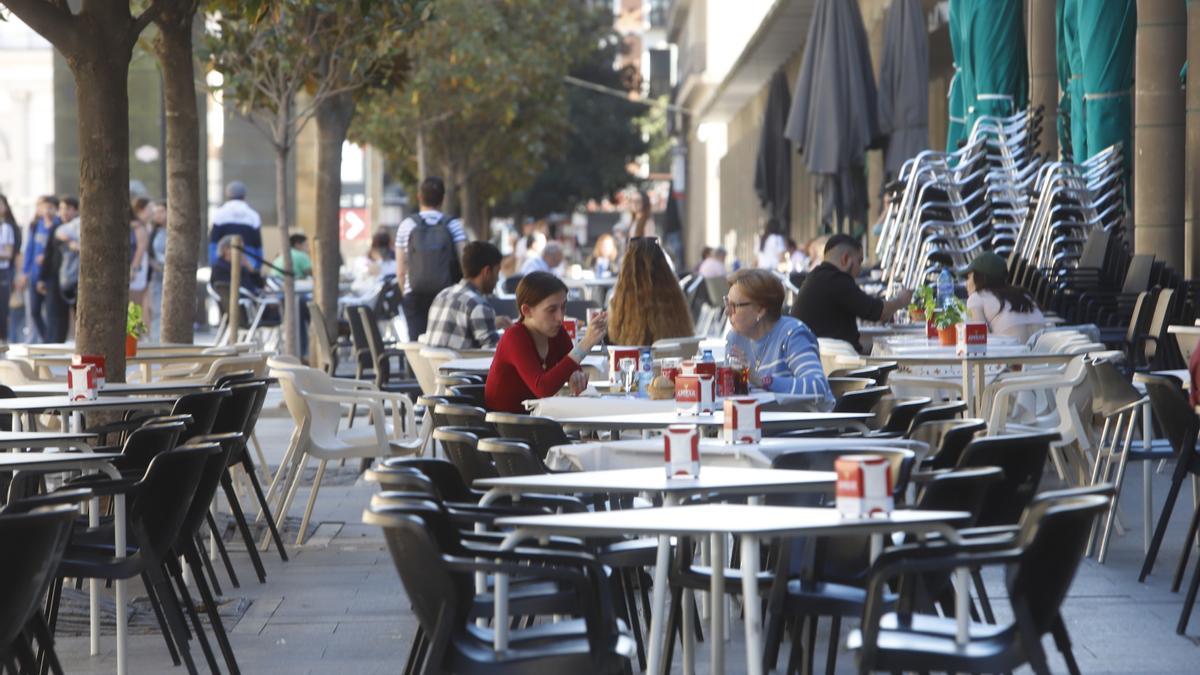 Un calor inusual en marzo deja 30 grados de temperatura en Zaragoza