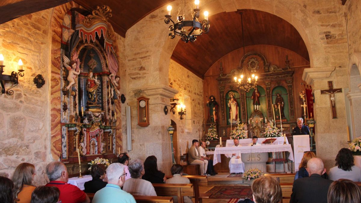 Busto festexa o Corpus e homenaxea aos maiores