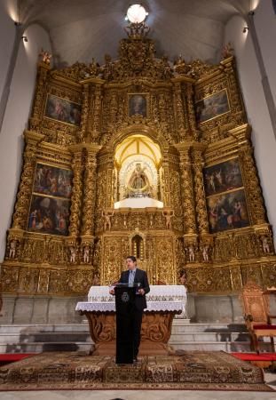 Entrega de la rehabilitación del retablo de la Virgen de Los Remedios en la Catedral de La Laguna