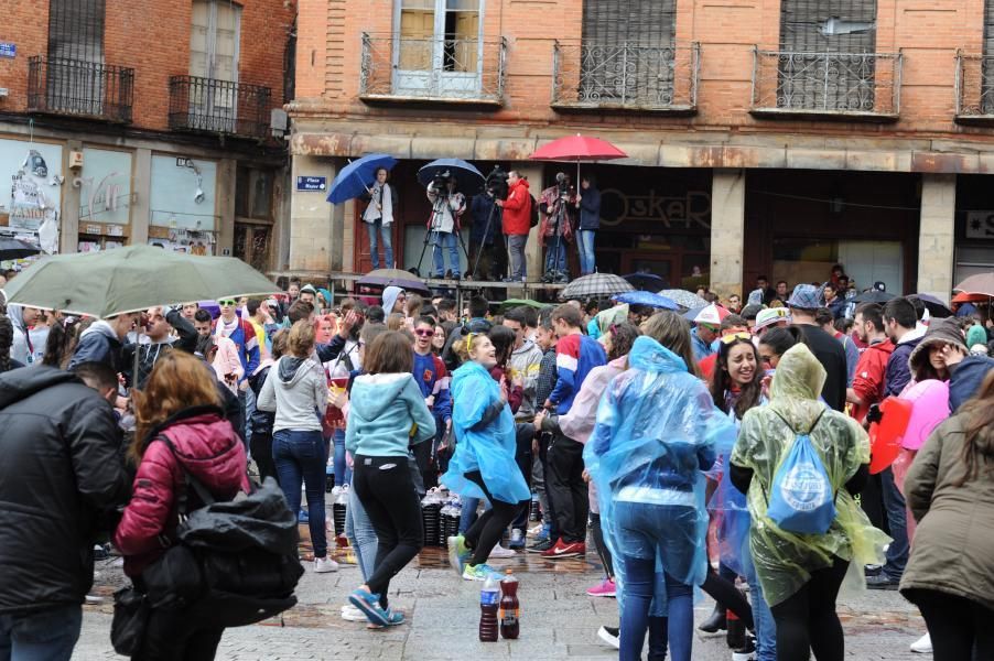 La lluvia no restó ambiente a la petición del Toro