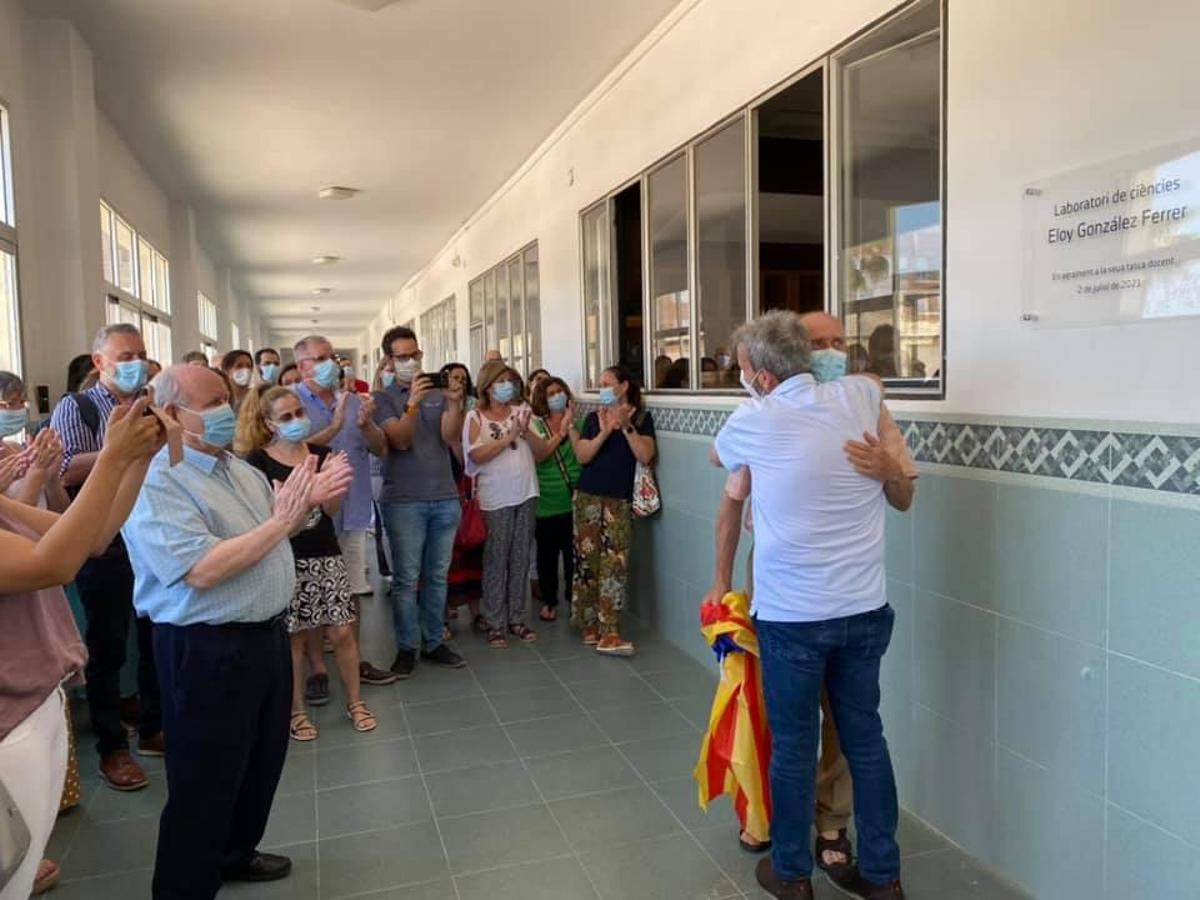 Emotivo homenaje al profesor Eloy González del colegio Salesianos
