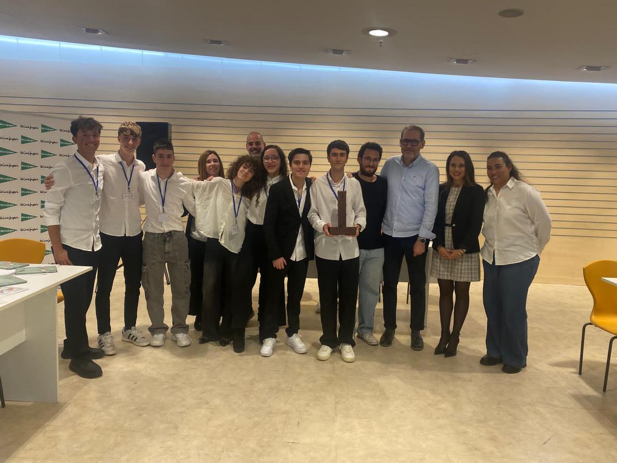 El IES Misteri d'Elx volvía a alzarse con el título de mejor centro en el IV Aula de Debate de Elche