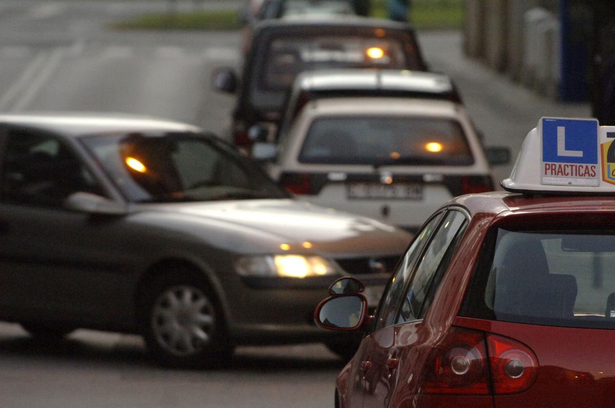 Un coche de prácticas de conducir