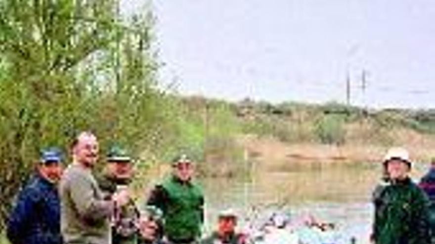 Lluvia y pesca en La Mejana