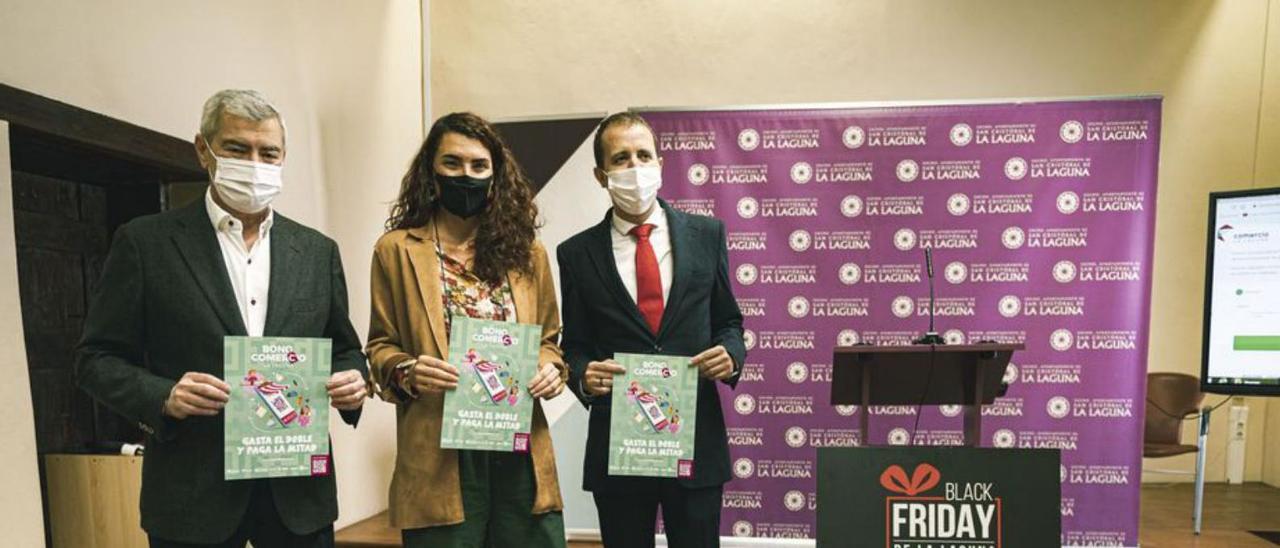 Abbas Moujir, María José Roca e Iván Pérez presentaron la campaña, ayer.