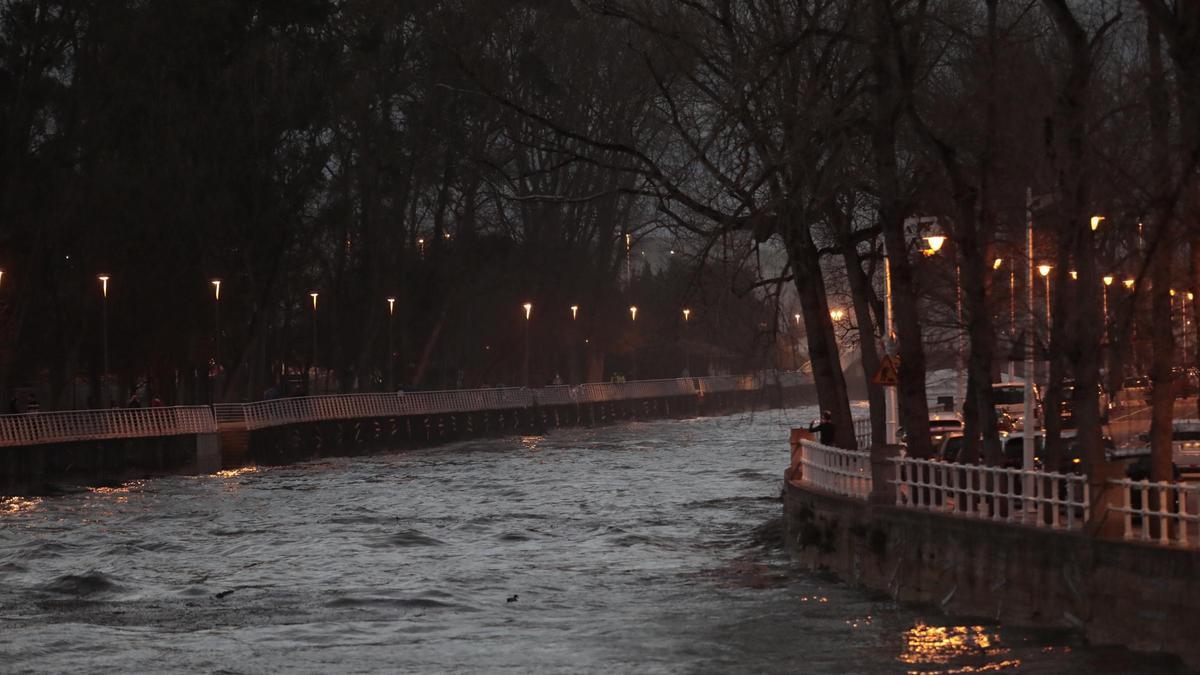 El río Piles, durante una pleamar este martes.