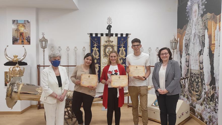 La Soledad y San Pedro de Alicante entregan los premios del VI concurso de fotografía de Semana Santa