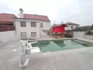 La antigua carpintería de ribeira en el puerto de Domaio vuelve a la vida convertida en una casa de cinco apartamentos turísticos