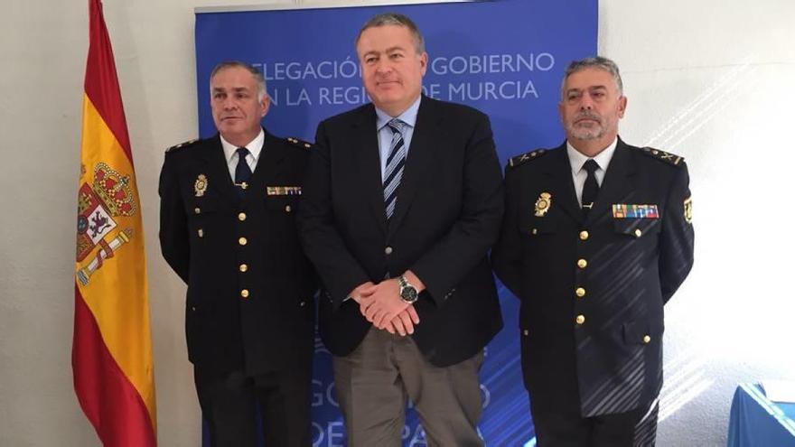 Arbizu (izd.), junto a Bernabé y Cirilo Durán en la toma de posesión de ayer.